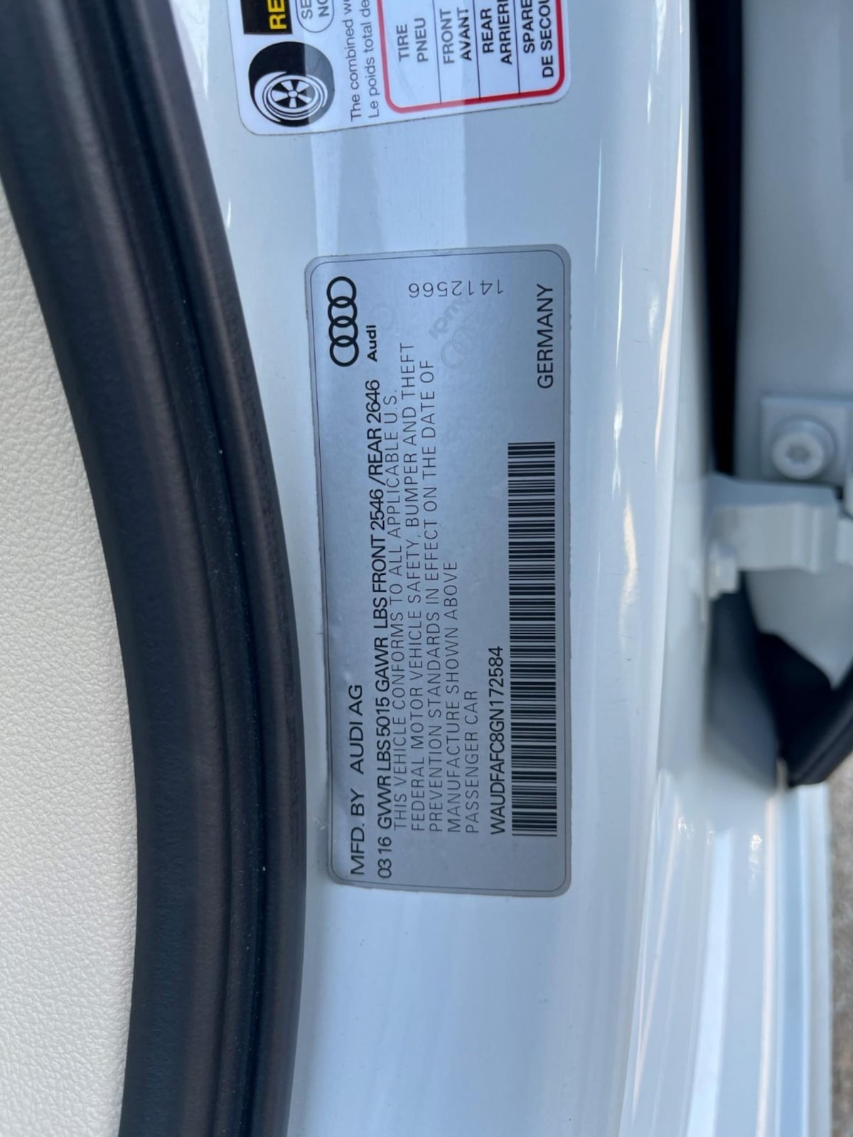 Additional photo of vehicle.