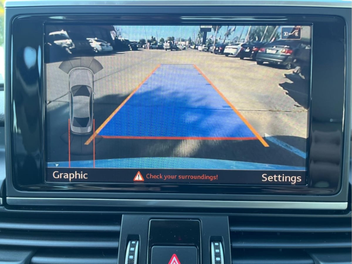 Additional photo of vehicle.