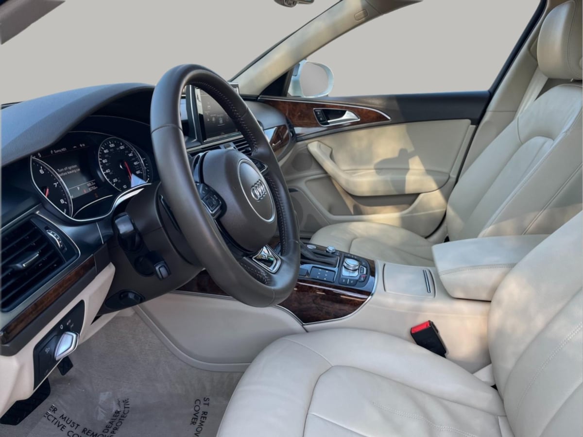 Additional photo of vehicle.