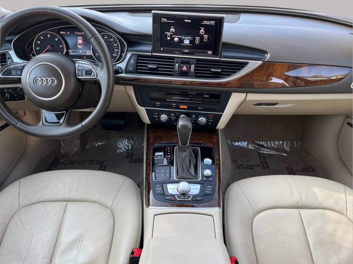 Additional photo of vehicle.