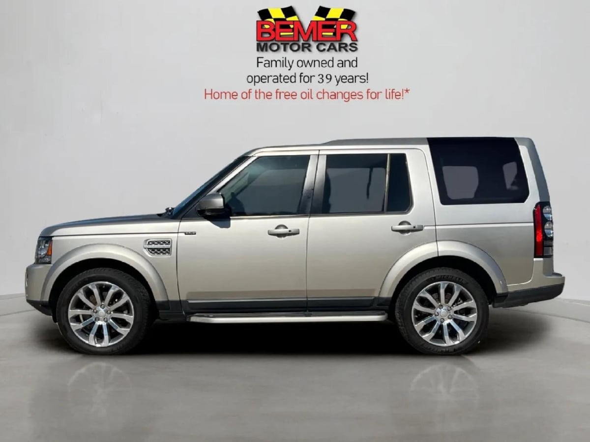 2016 Land Rover LR4 HSE LUX photo 2