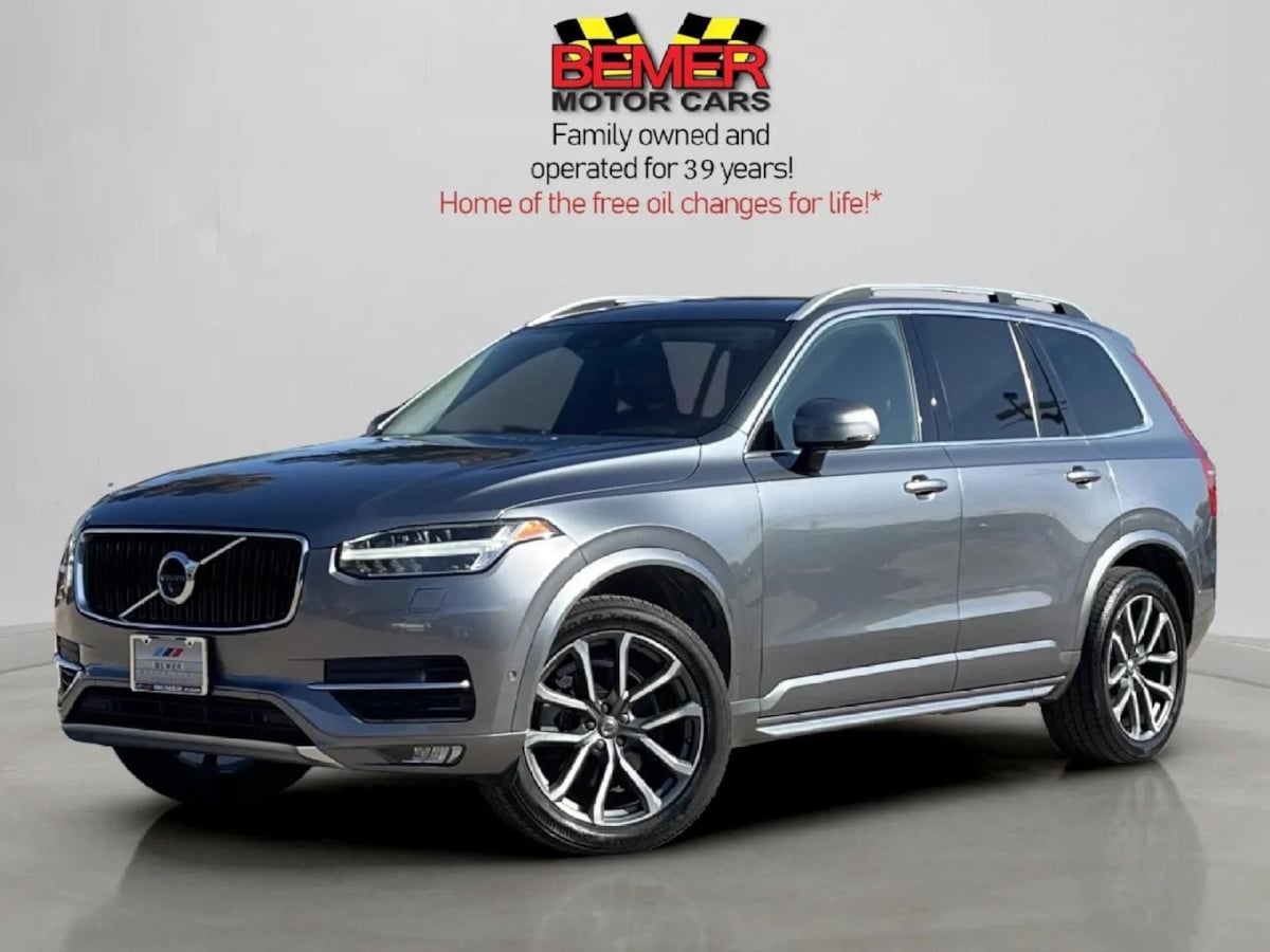 2018 Volvo XC90 Momentum's photo