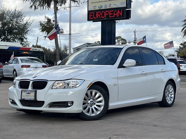 Alpine White 2009 BMW 3 Series 328i Sedan RWD Sedan Rear-Wheel Drive Manual