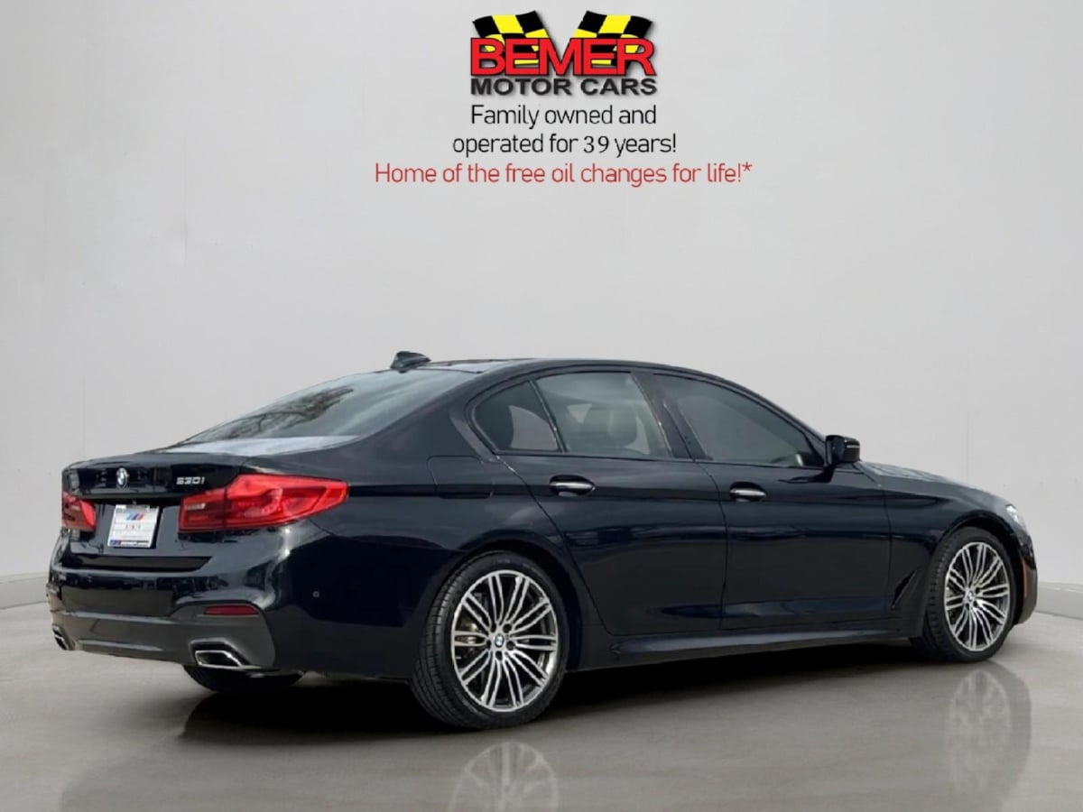 Additional photo of vehicle.