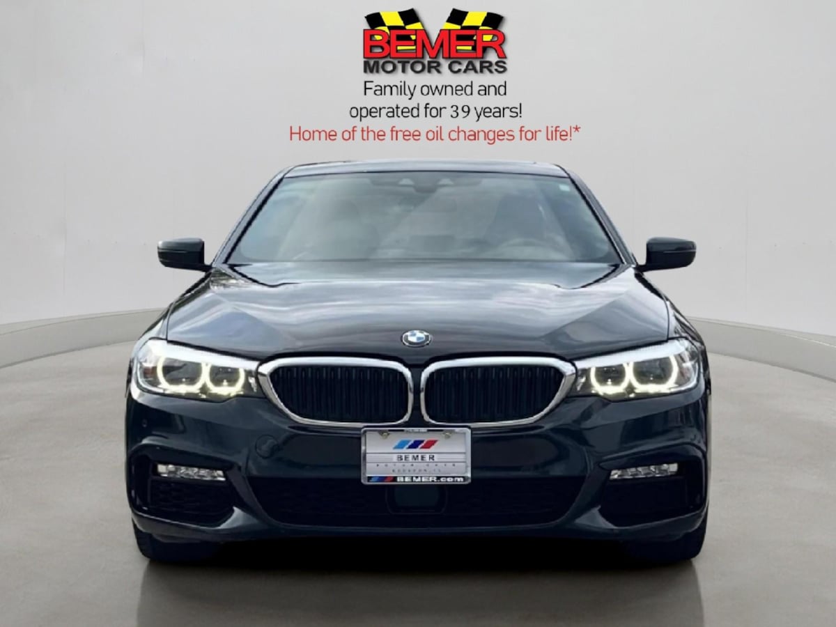 Additional photo of vehicle.