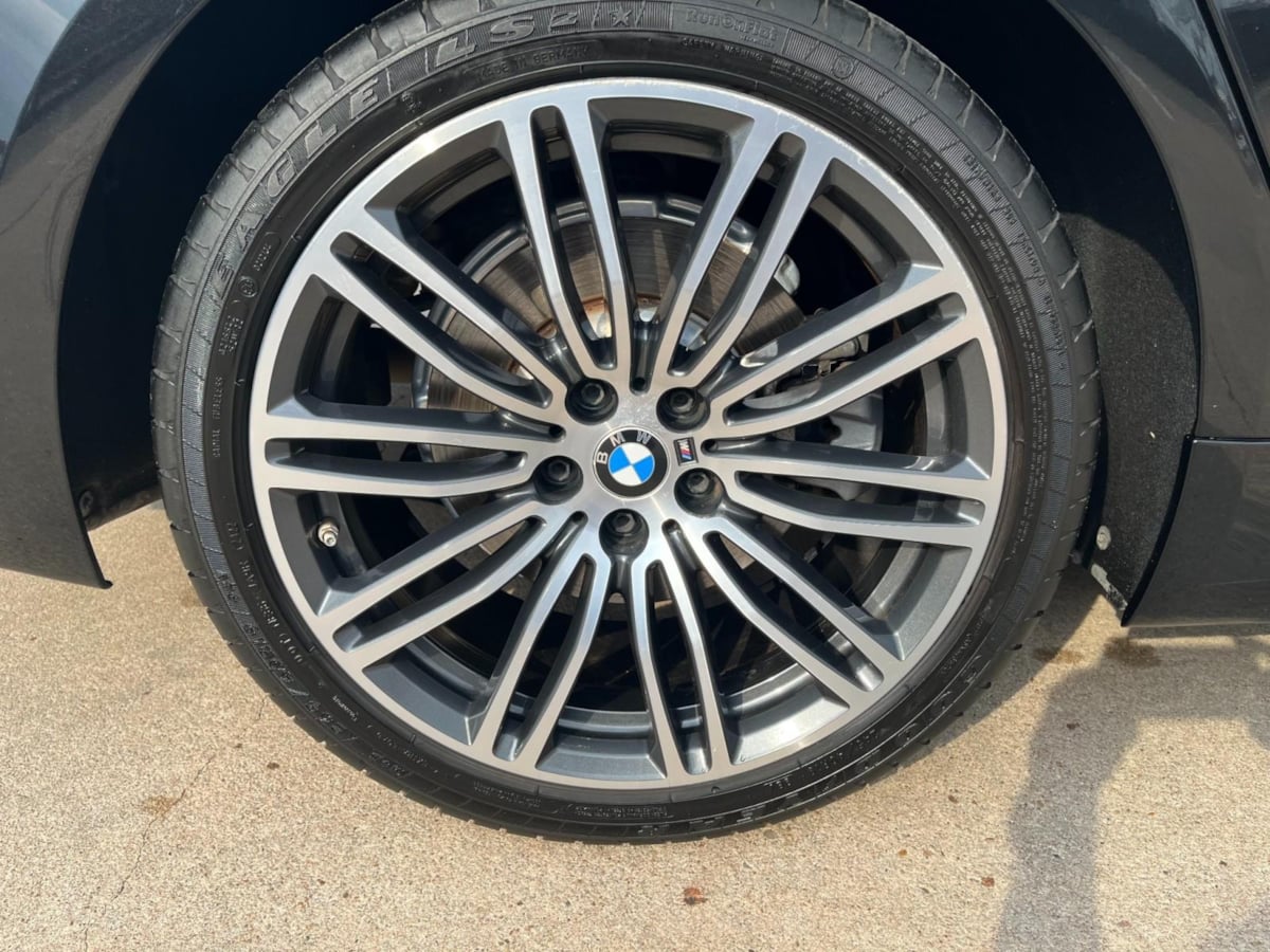 Additional photo of vehicle.