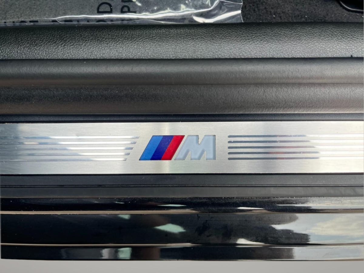 Additional photo of vehicle.