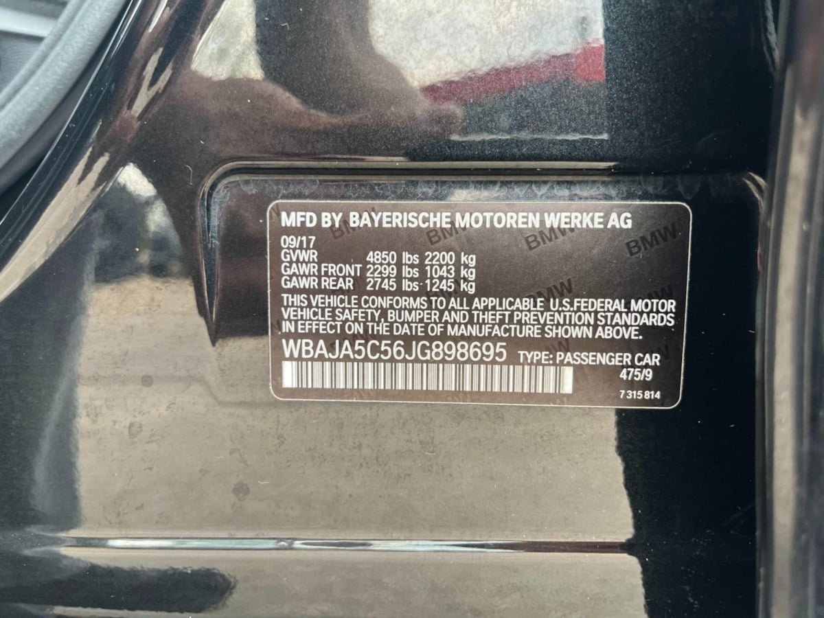 Additional photo of vehicle.