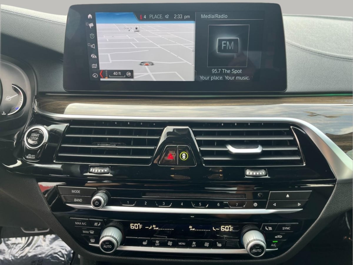 Additional photo of vehicle.