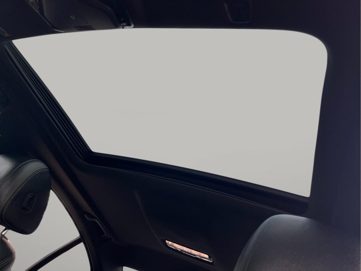 Additional photo of vehicle.