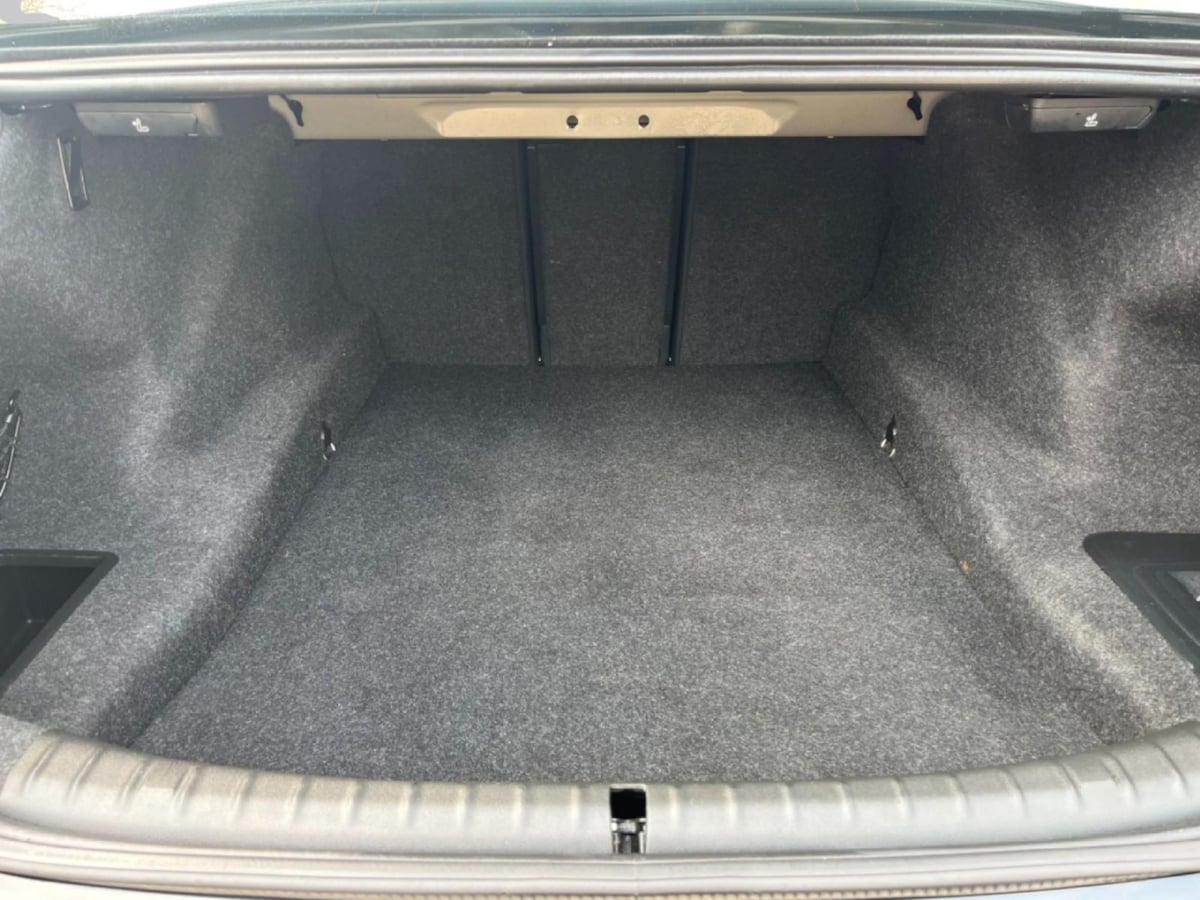 Additional photo of vehicle.