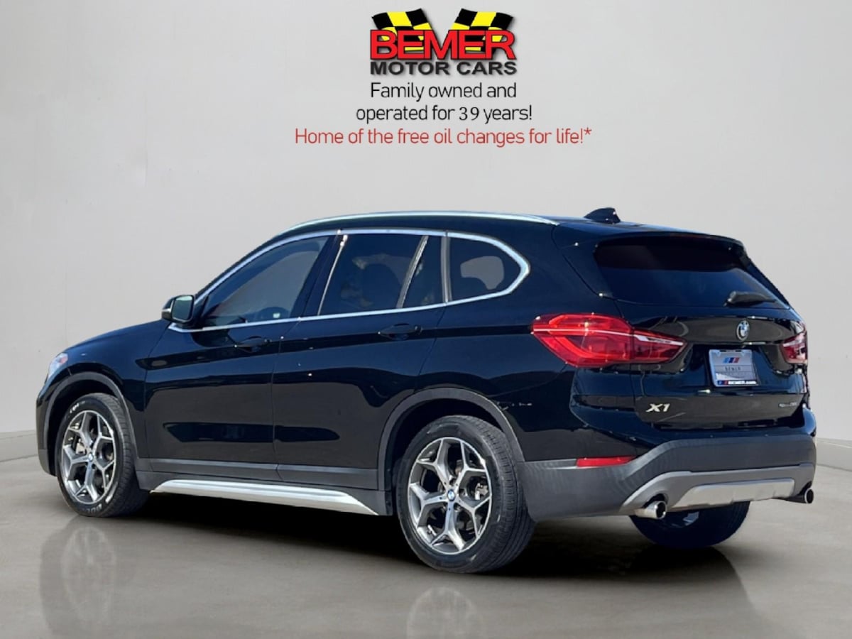 Additional photo of vehicle.