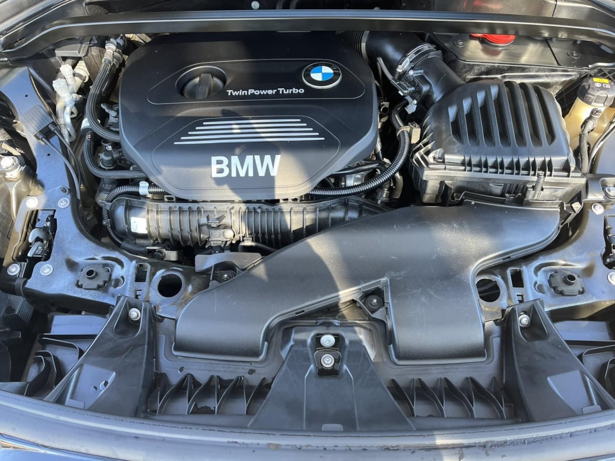 Additional photo of vehicle.