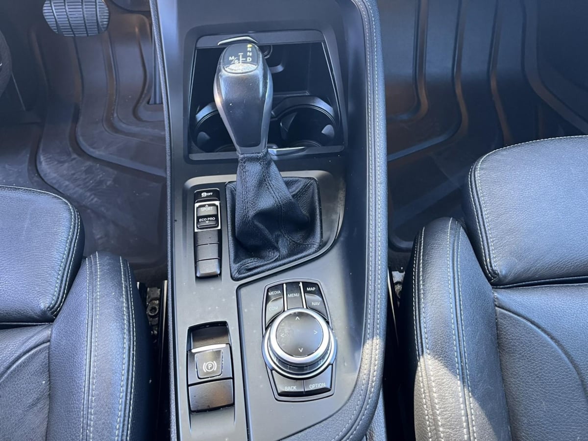 Additional photo of vehicle.