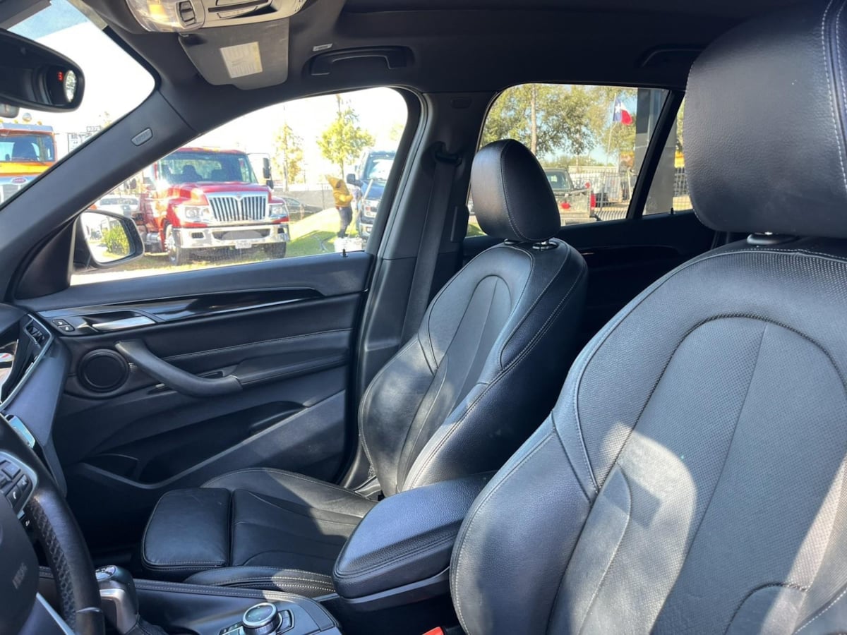 Additional photo of vehicle.