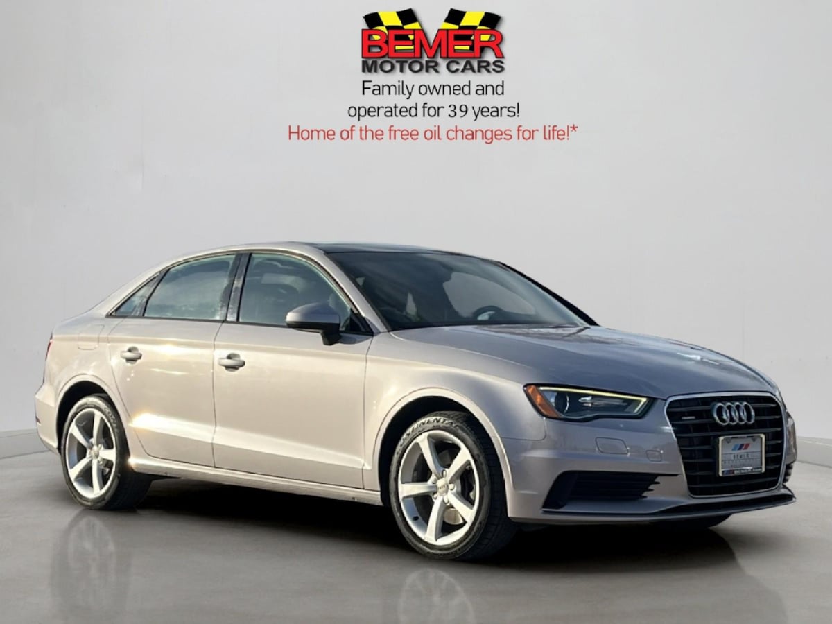 Additional photo of vehicle.