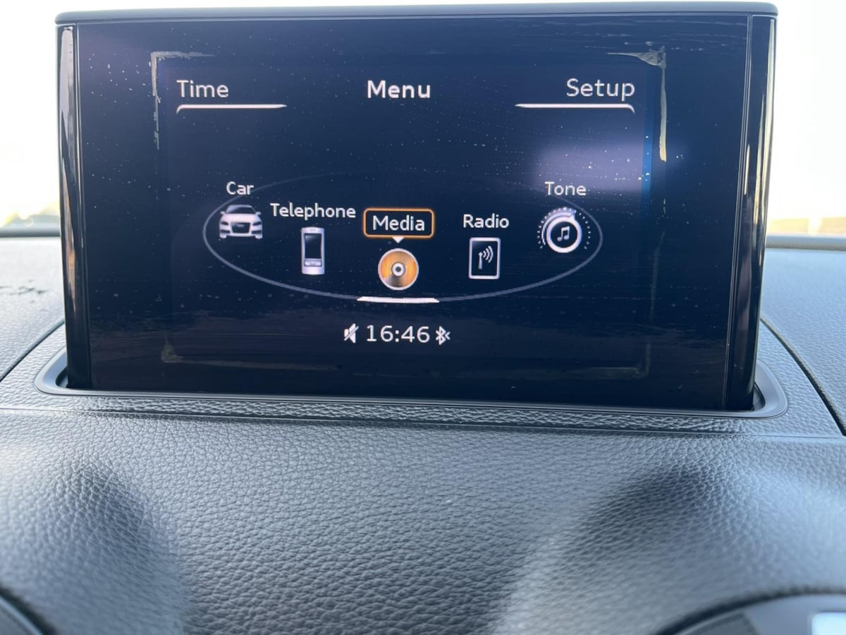 Additional photo of vehicle.