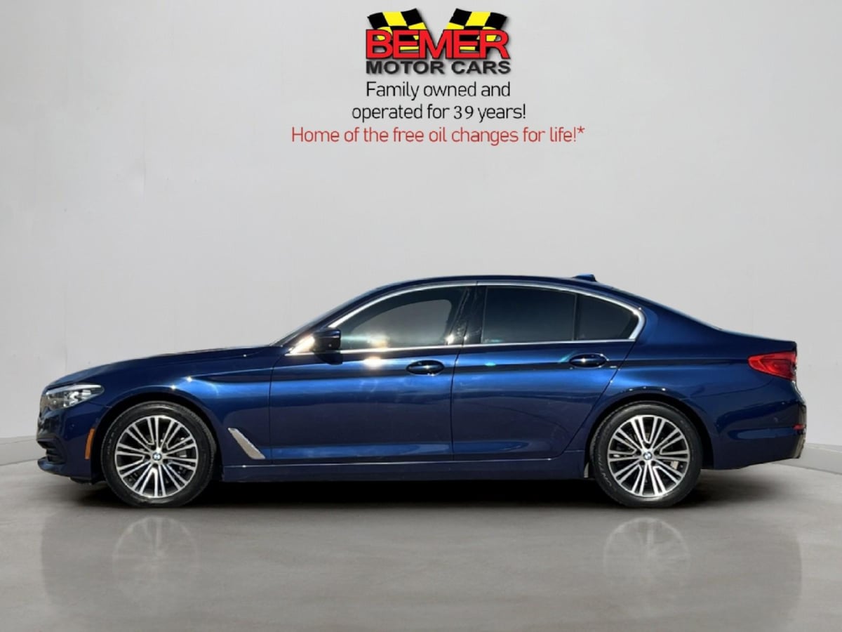 Additional photo of vehicle.