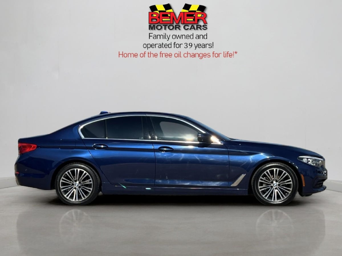 Additional photo of vehicle.