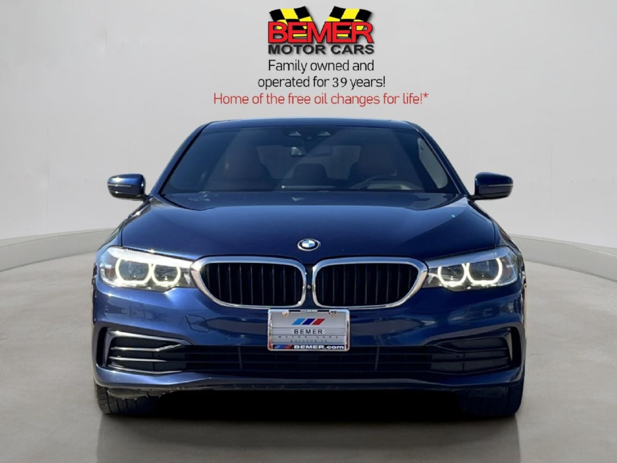 Additional photo of vehicle.