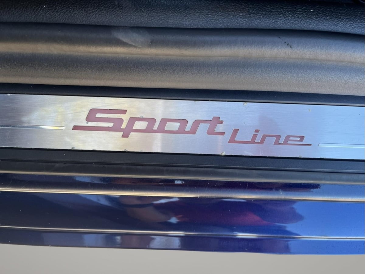 Additional photo of vehicle.