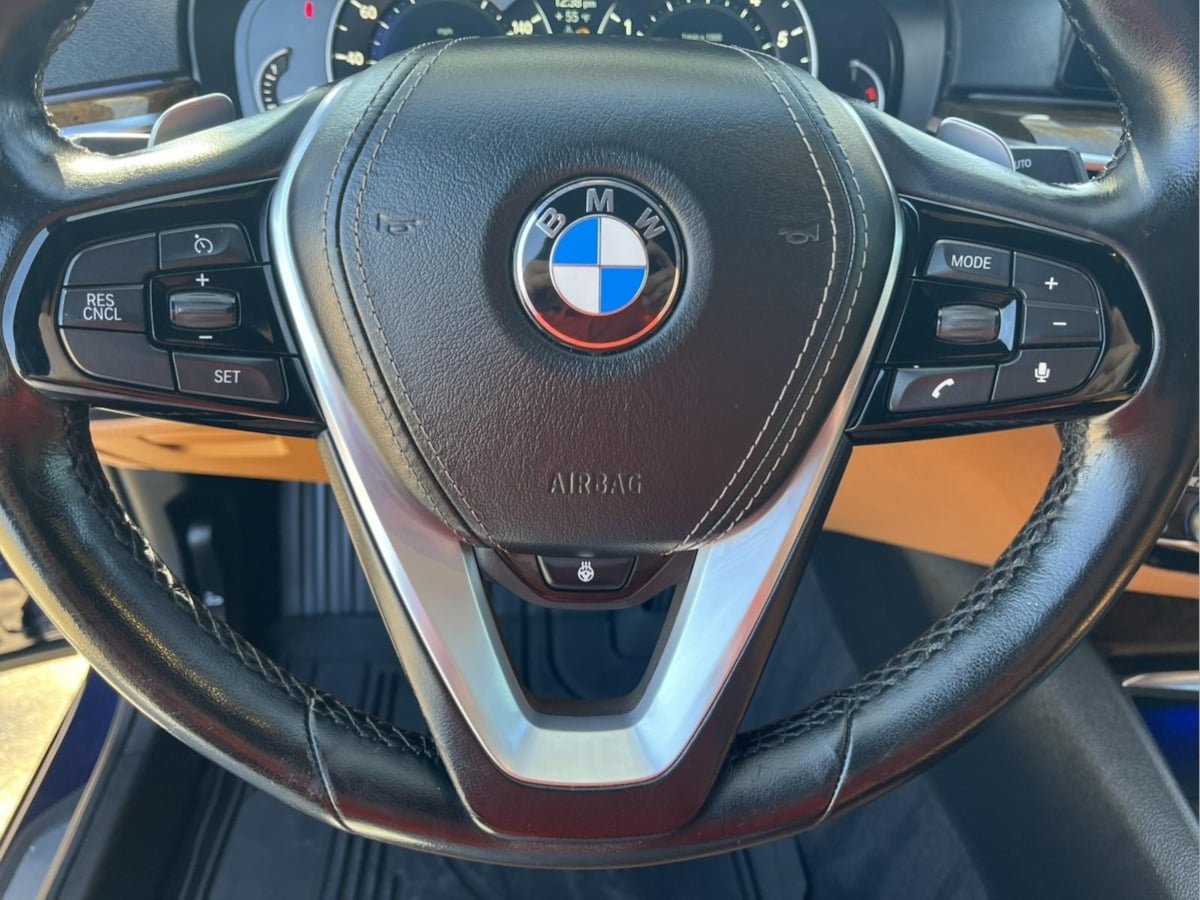 Additional photo of vehicle.