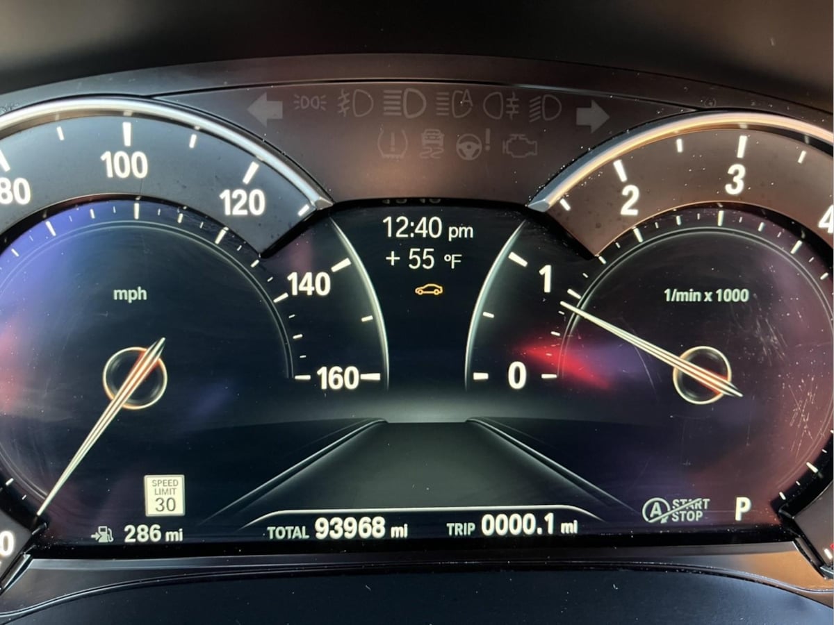 Additional photo of vehicle.