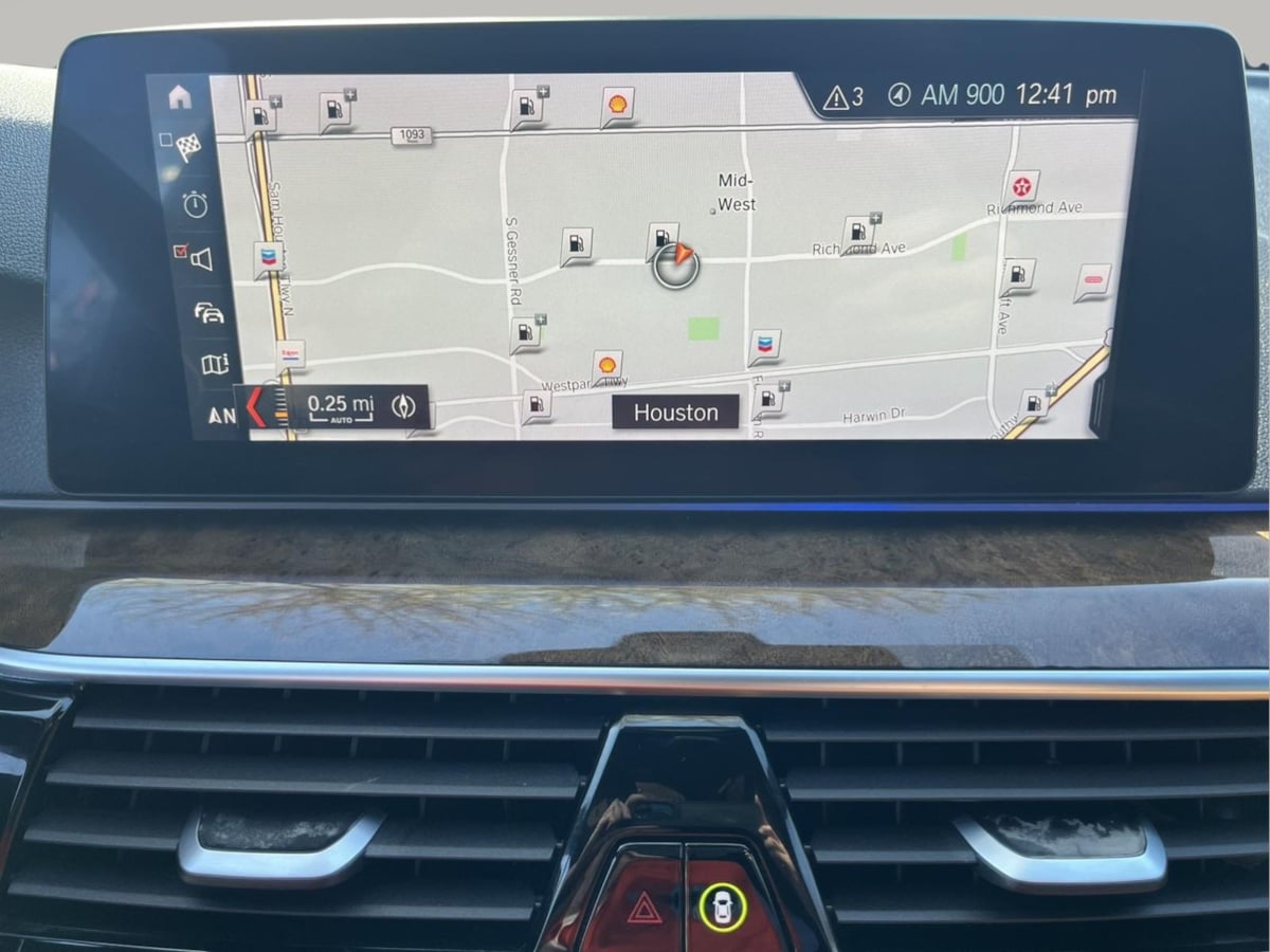 Additional photo of vehicle.