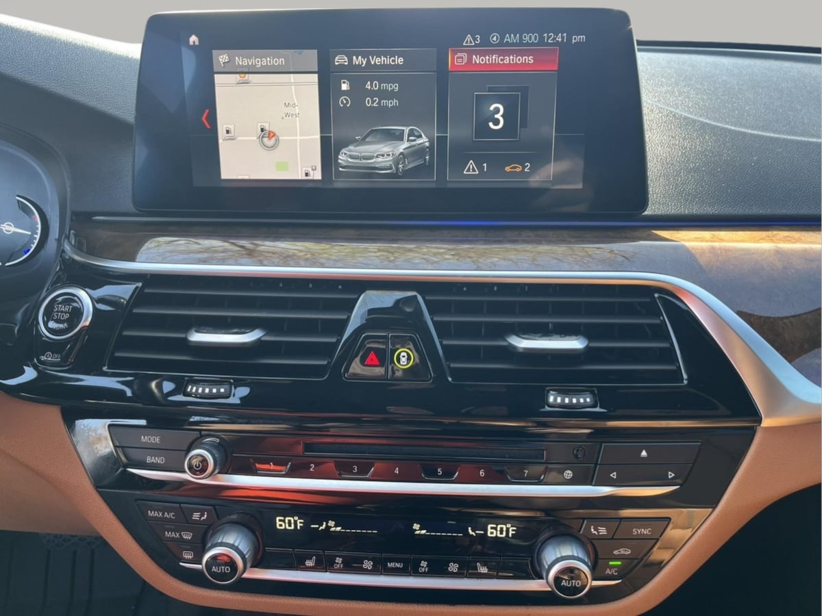 Additional photo of vehicle.