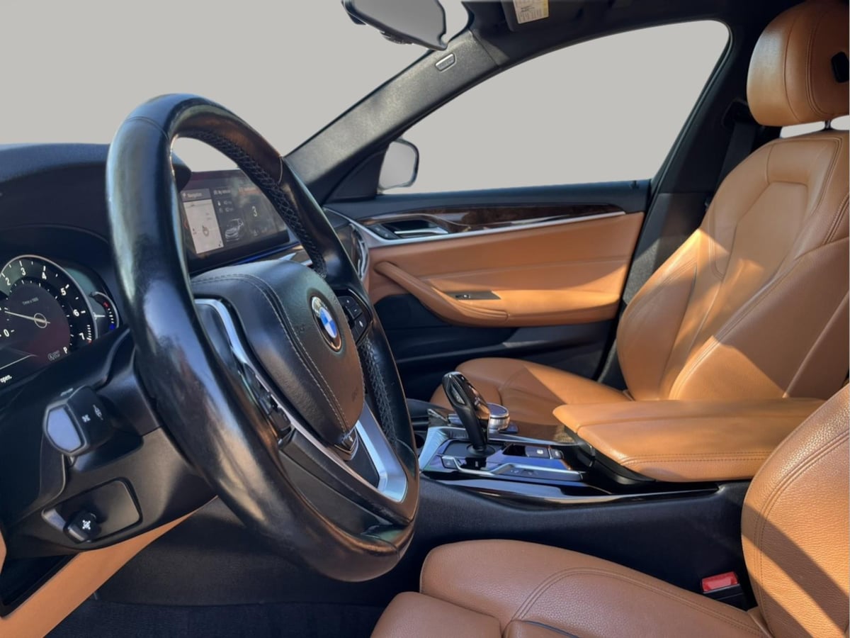 Additional photo of vehicle.