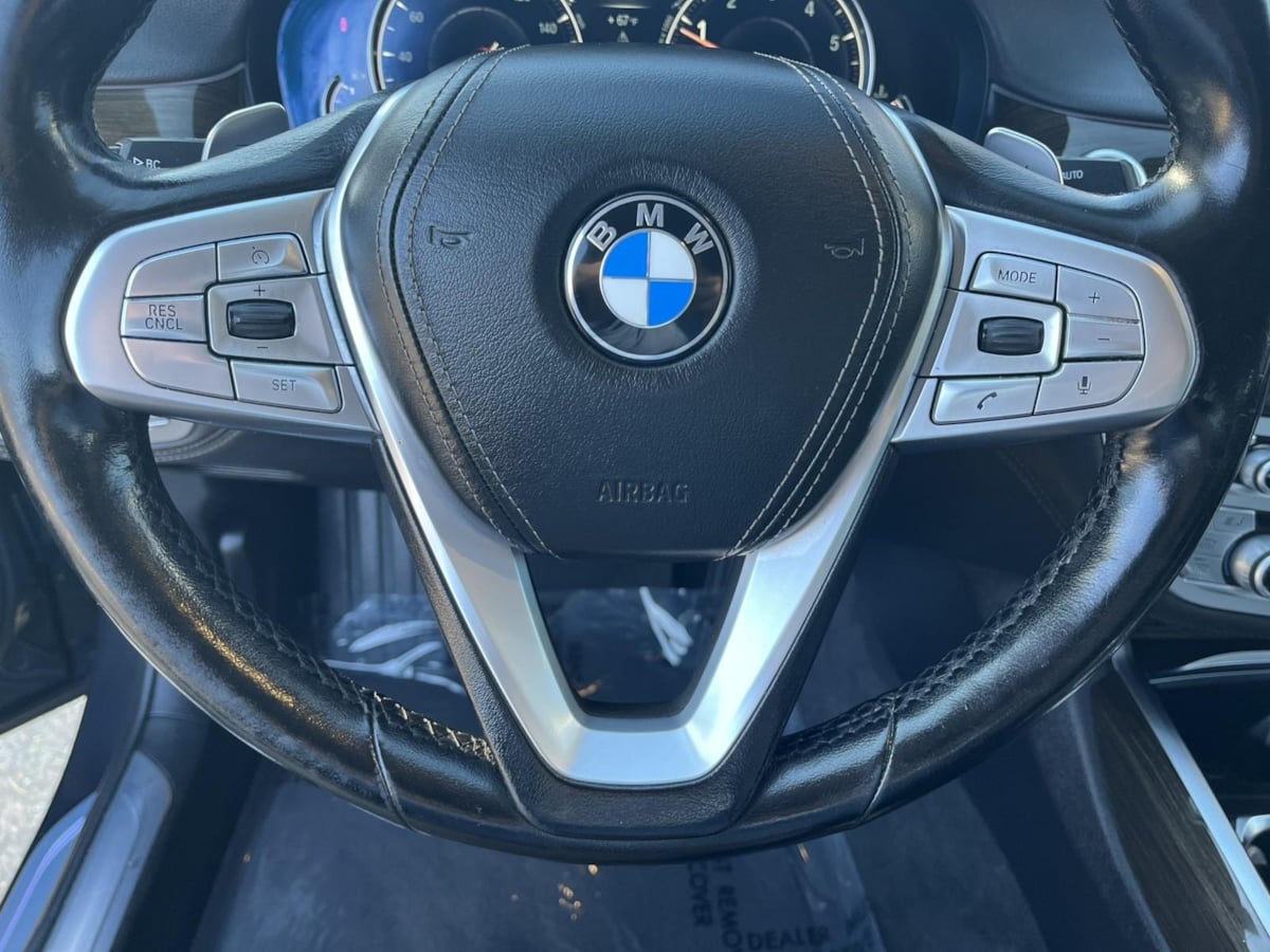 Additional photo of vehicle.