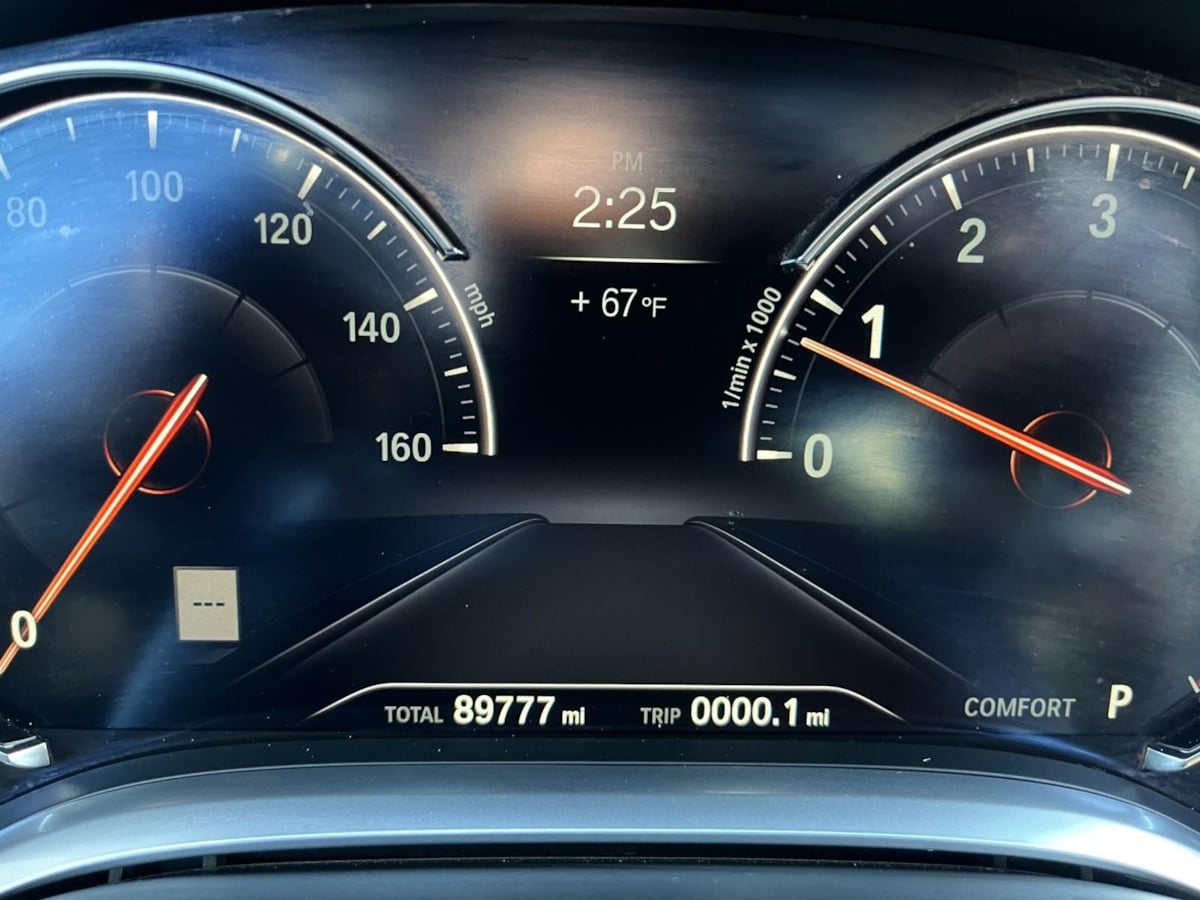 Additional photo of vehicle.