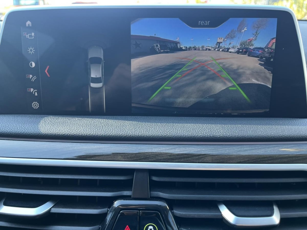 Additional photo of vehicle.