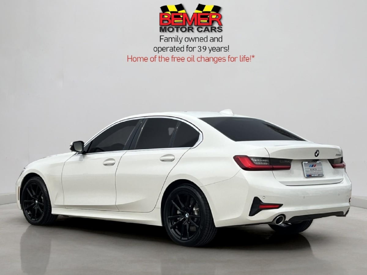 Additional photo of vehicle.