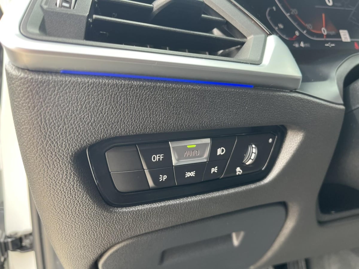 Additional photo of vehicle.