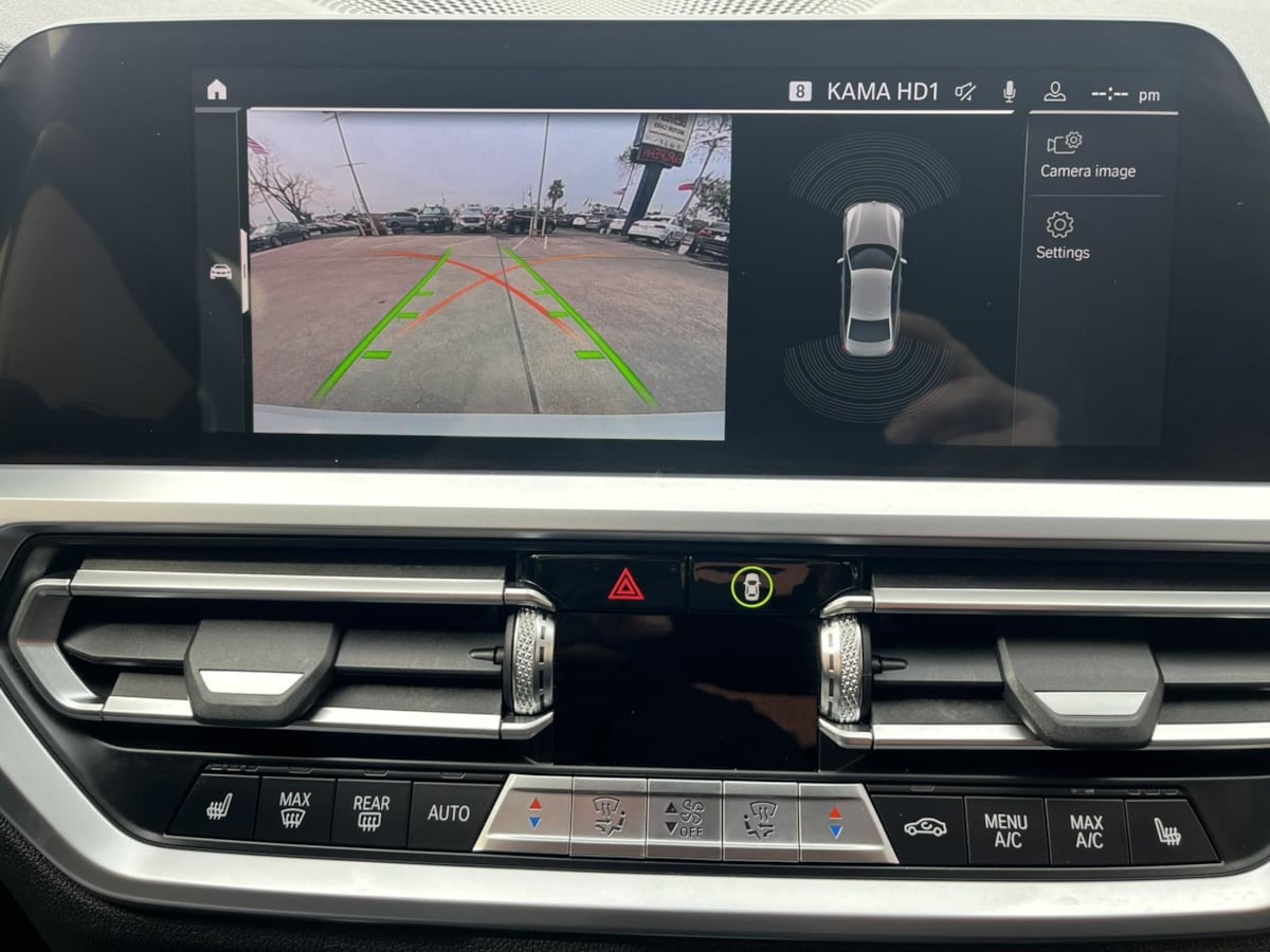 Additional photo of vehicle.