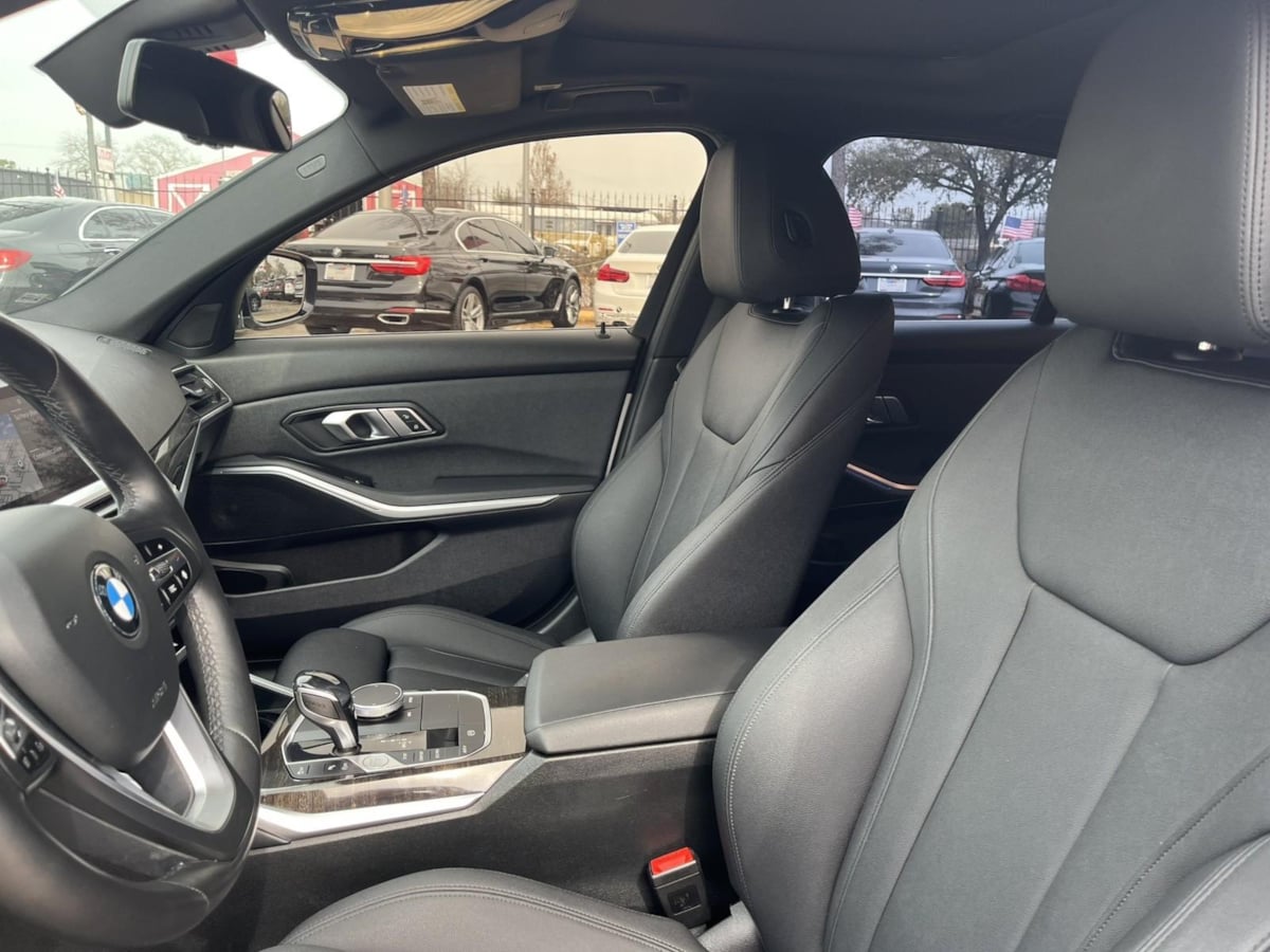 Additional photo of vehicle.