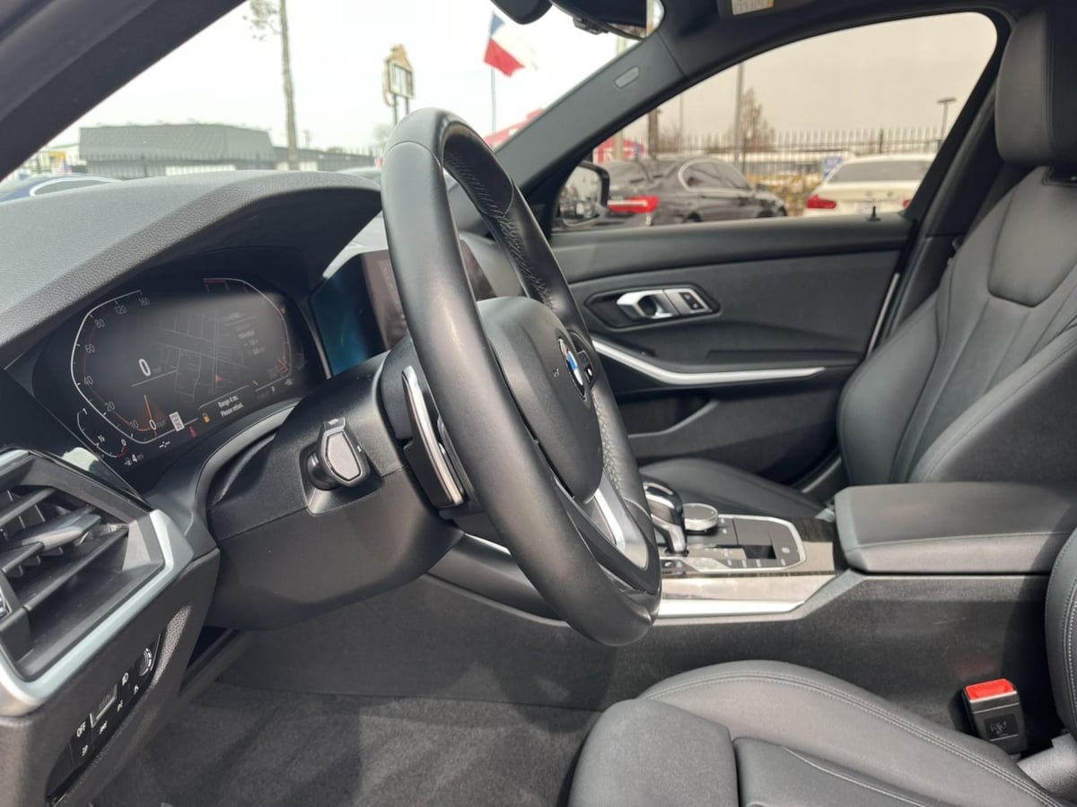 Additional photo of vehicle.