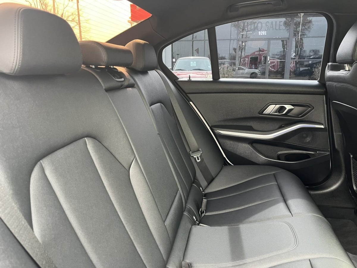 Additional photo of vehicle.