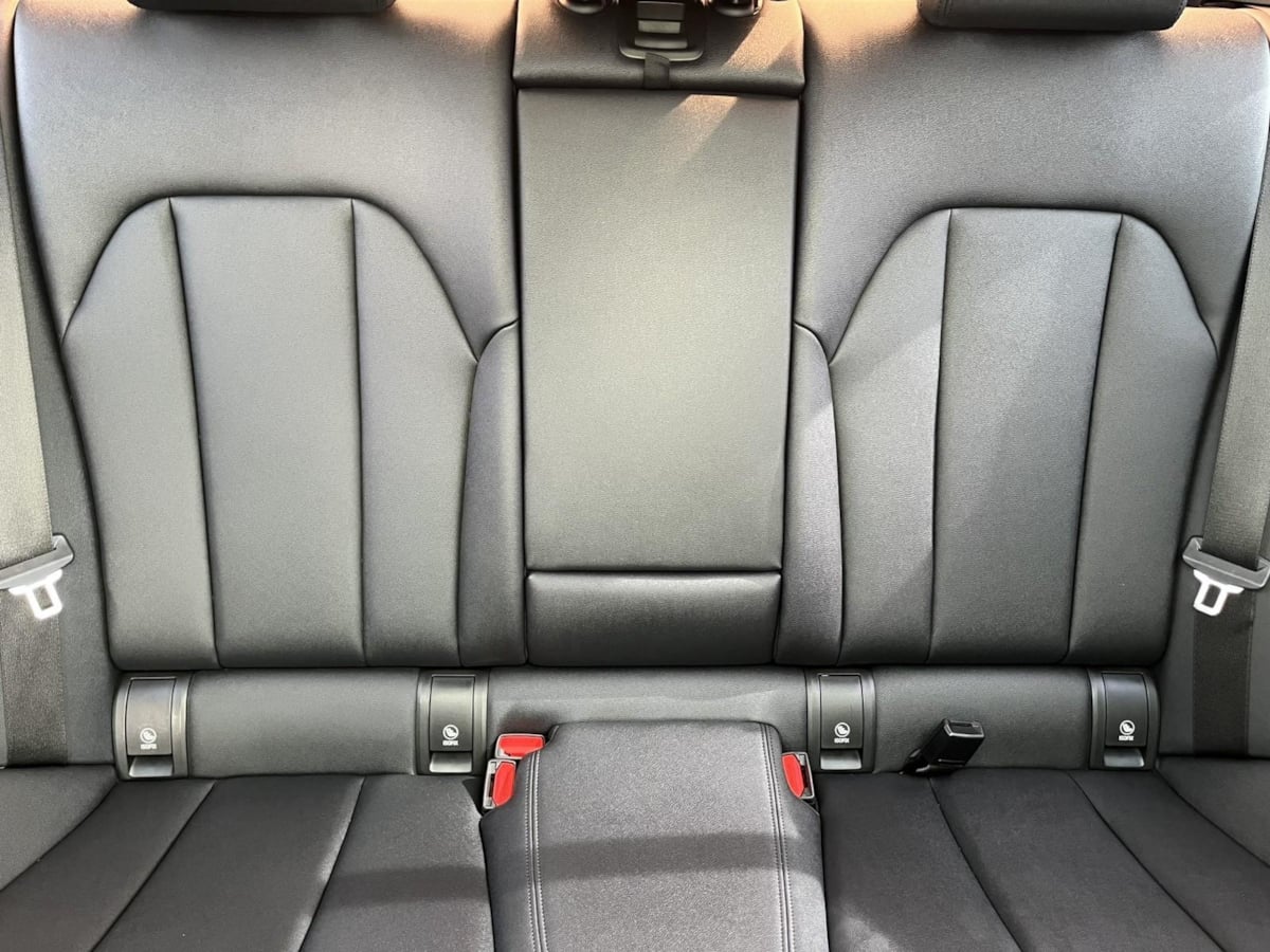 Additional photo of vehicle.