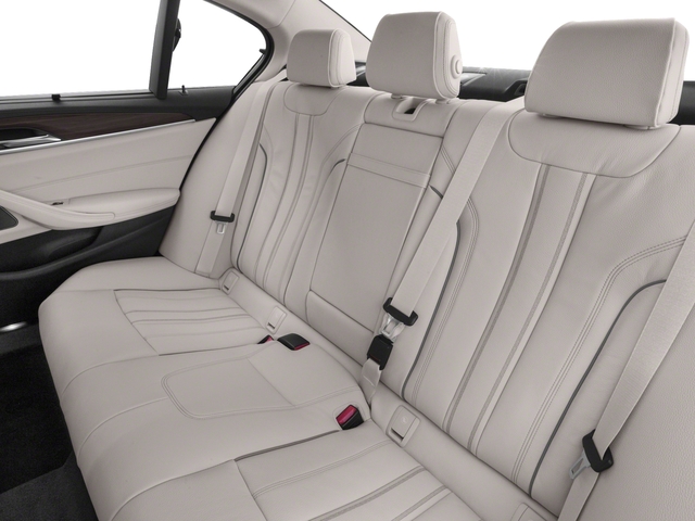 Additional photo of vehicle.