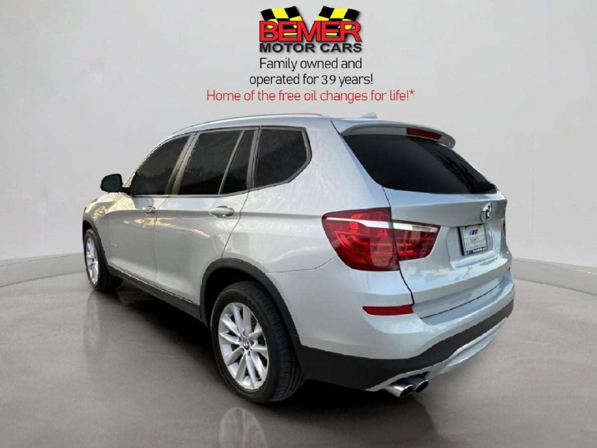 Additional photo of vehicle.