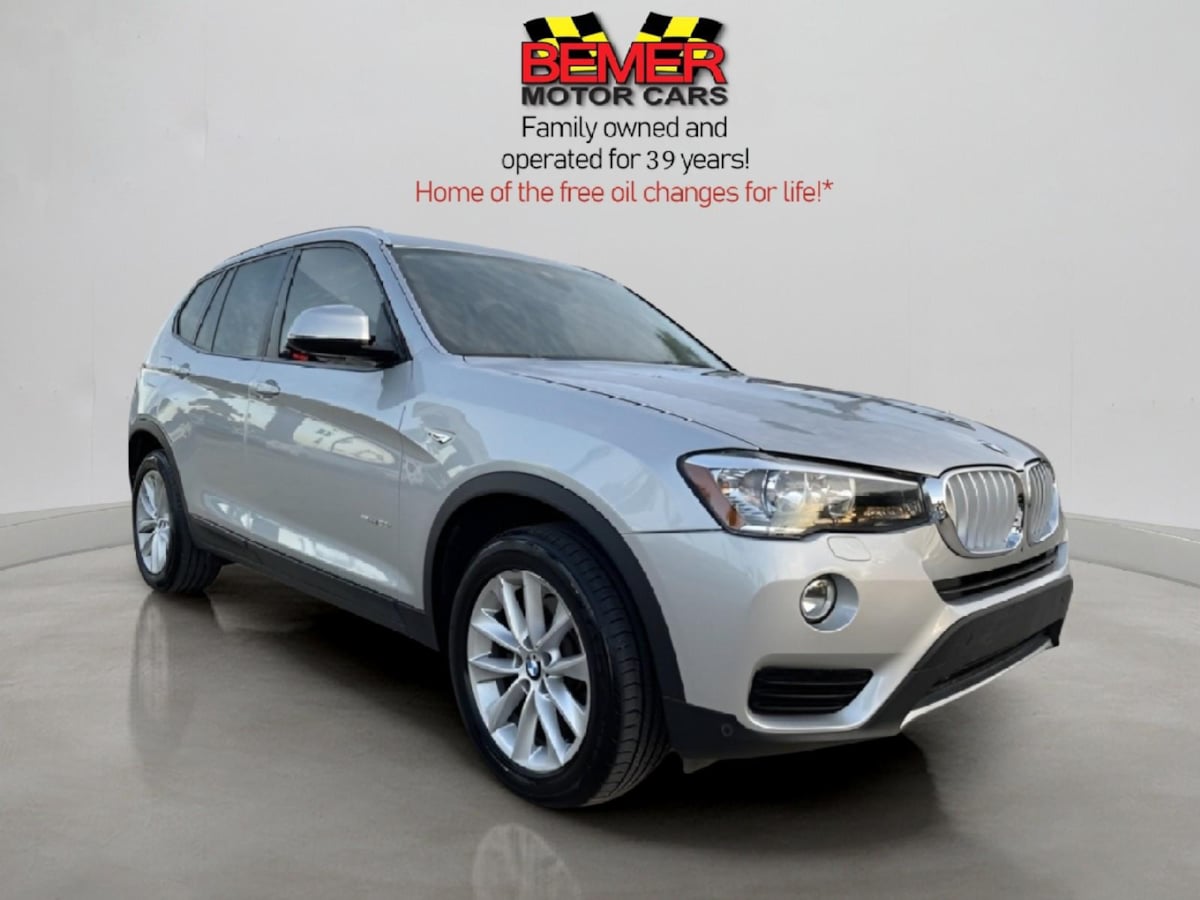 Additional photo of vehicle.