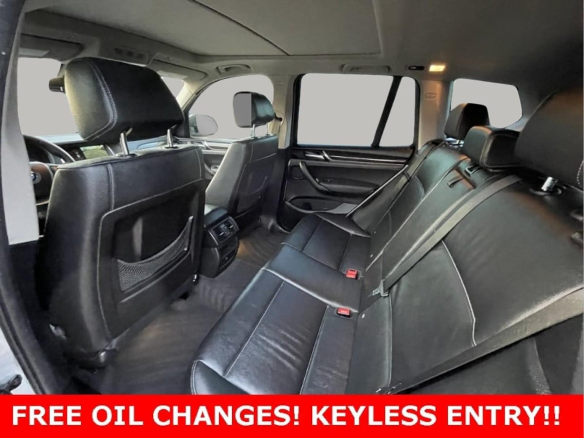 Additional photo of vehicle.