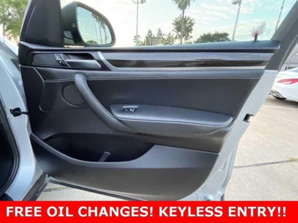 Additional photo of vehicle.