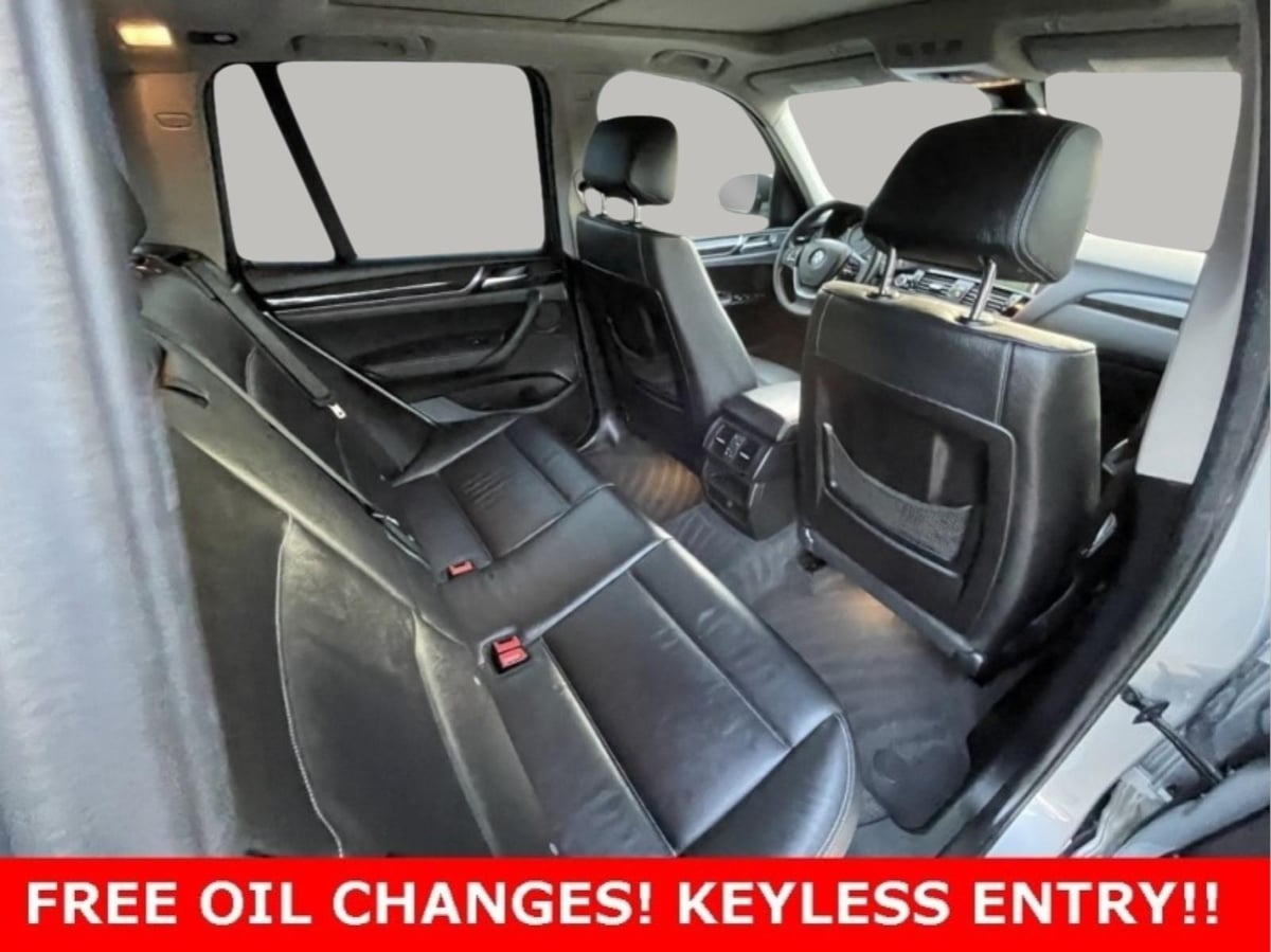 Additional photo of vehicle.