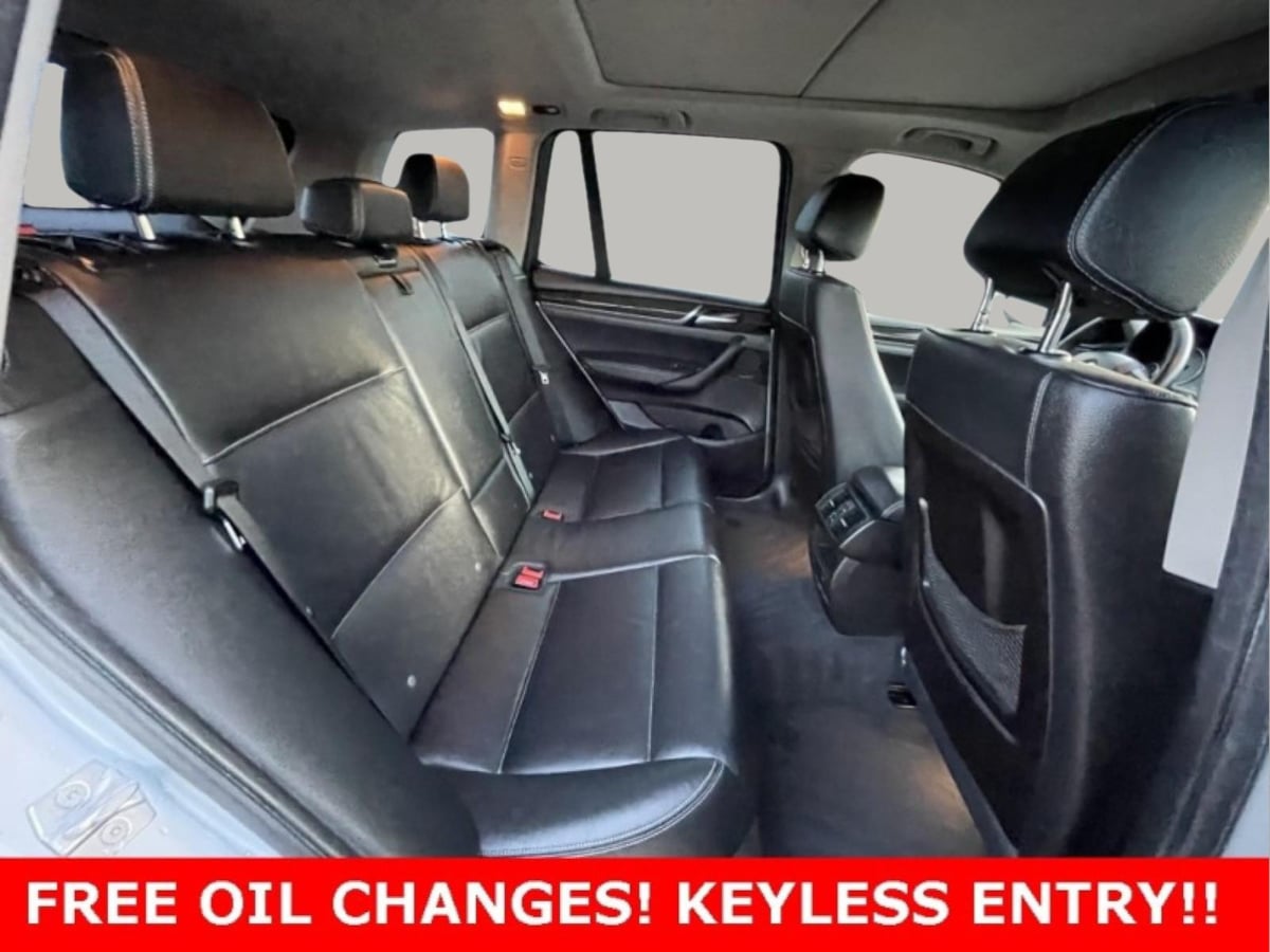 Additional photo of vehicle.