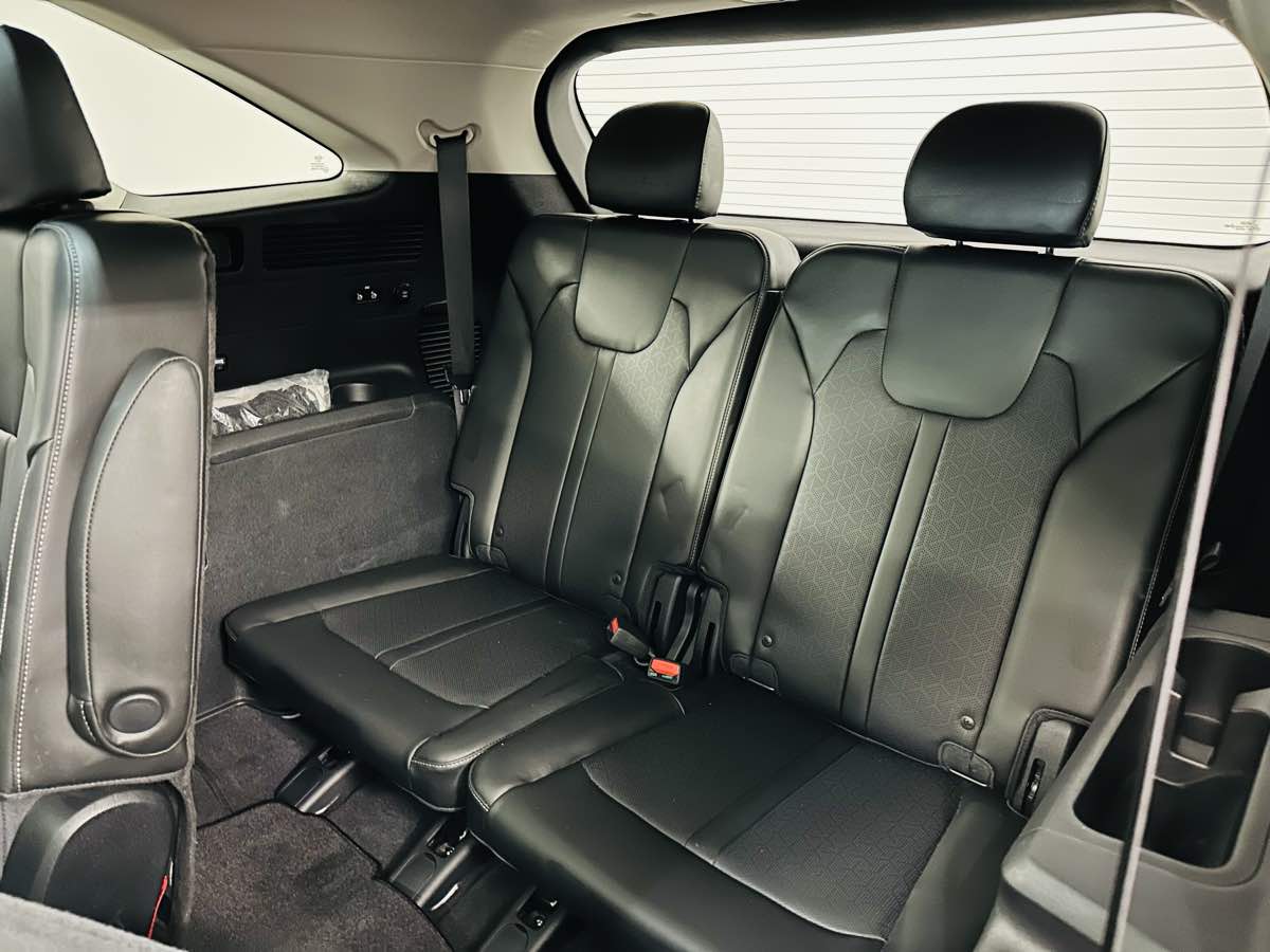 Sold 2021 Kia Sorento EX w/ X LINE PACKAGE, 2nd Row Captains