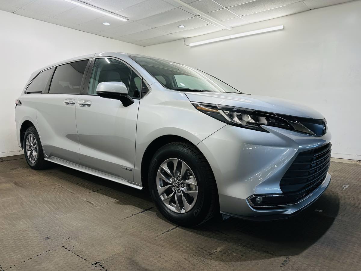 2021 Toyota Sienna XLE 36MPG all wheel drive New Body Redesign