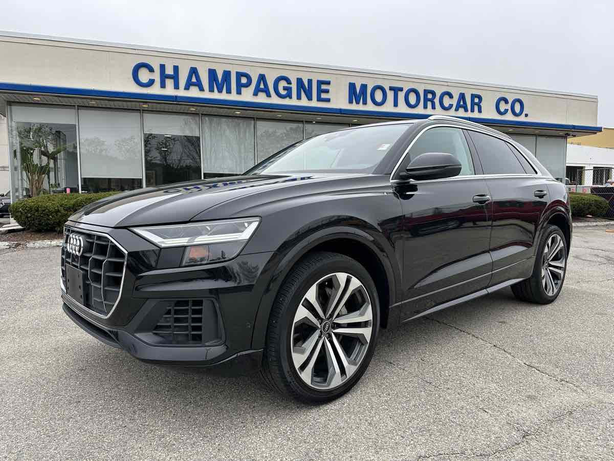 2021 Audi Q8 Premium Plus  Tow Pack with 22 inch Wheels